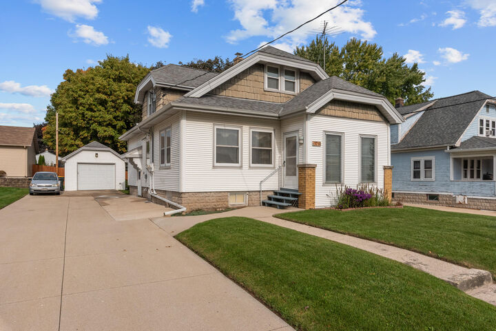 1708 Monroe St 1710  West Bend WI 53090 photo