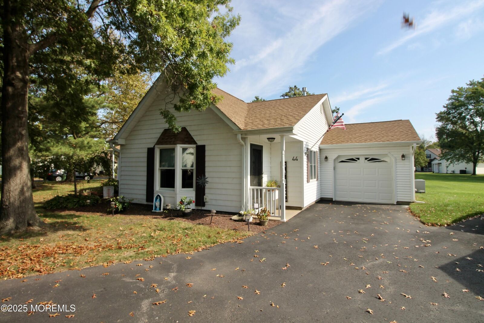 Property Photo:  44 Morden Close  NJ 07728 