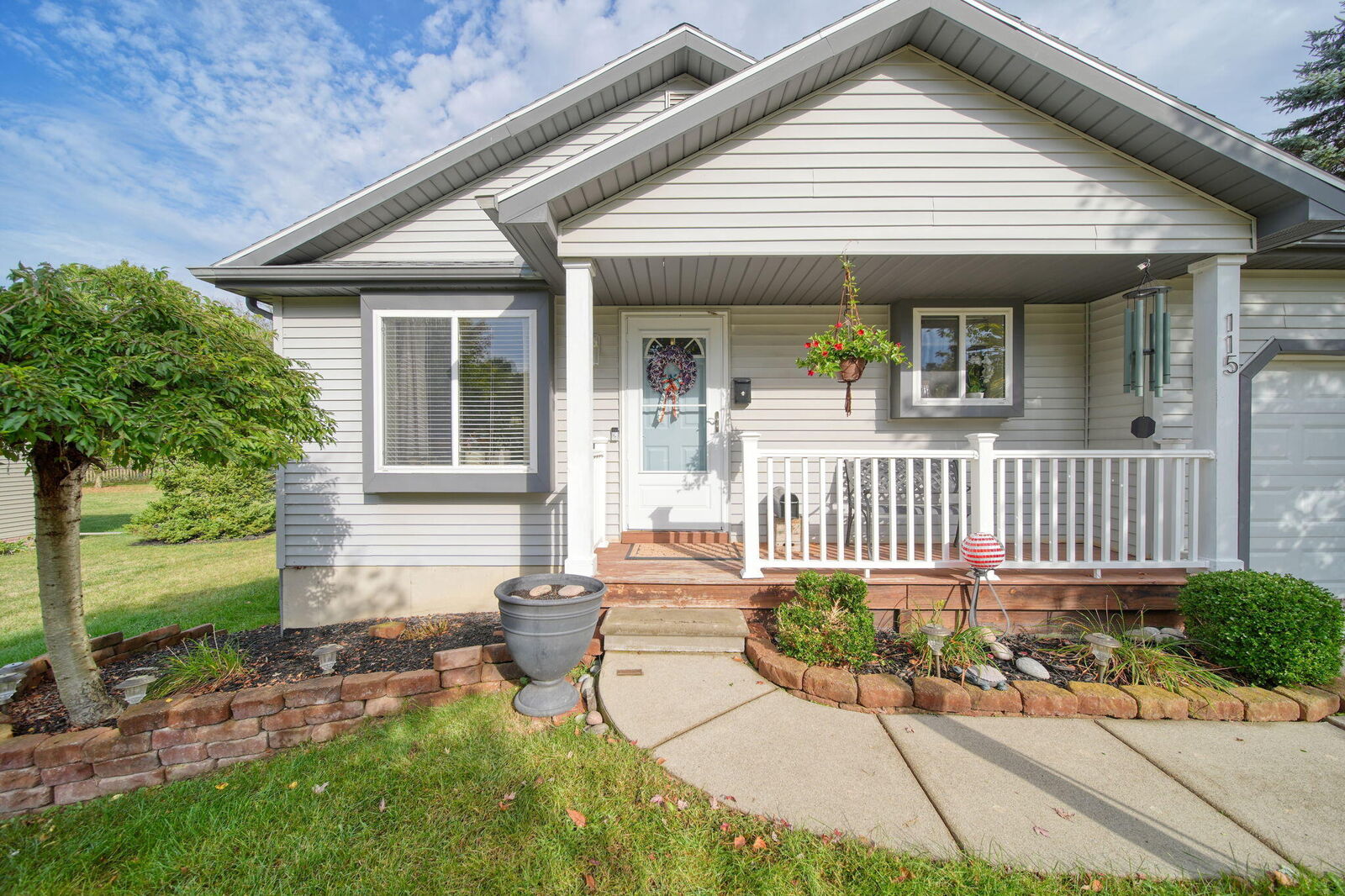 Property Photo:  115 Ridgeview Court  MI 49240 
