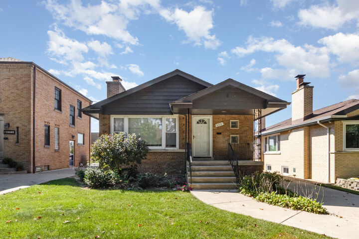 Property Photo:  9310 S Claremont Avenue  IL 60643 