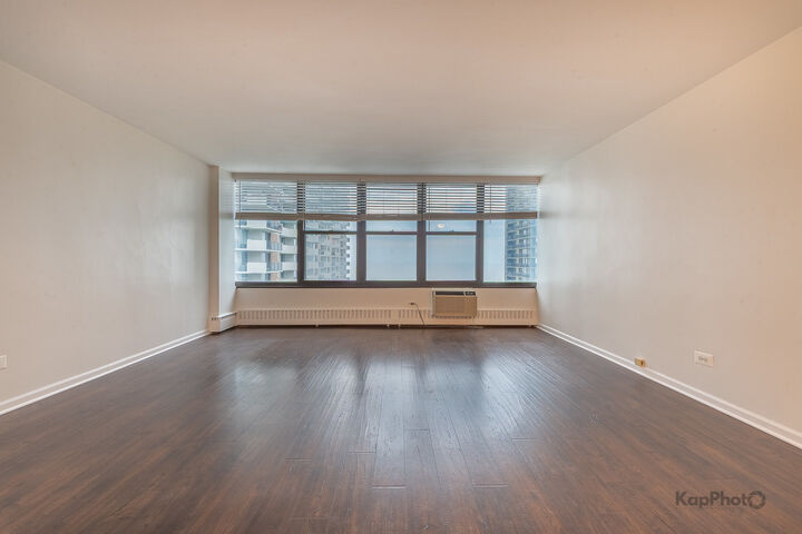 Property Photo: 6030 N Sheridan Road 2108 IL 60660