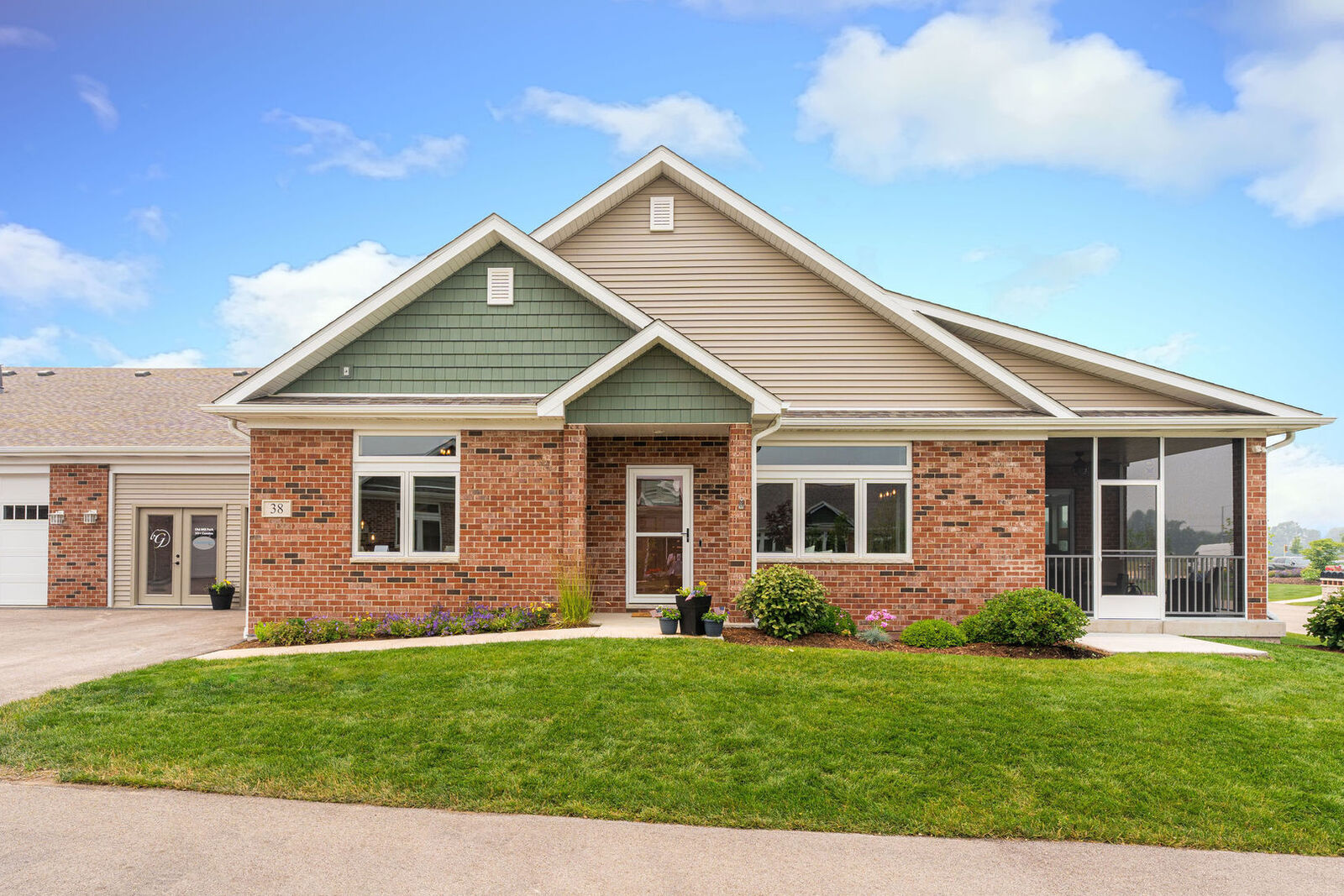 Property Photo: 24 Kloe Lane 24 IL 60178