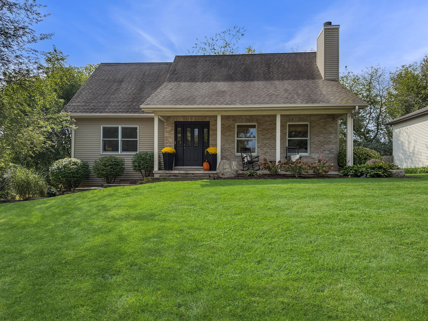 Property Photo: 735 Bauman Street IL 60152