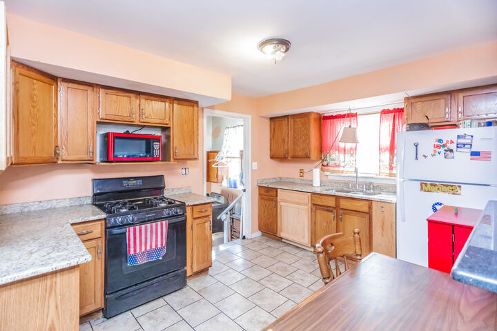 Property Photo: 2202 E Washington Street IL 60433