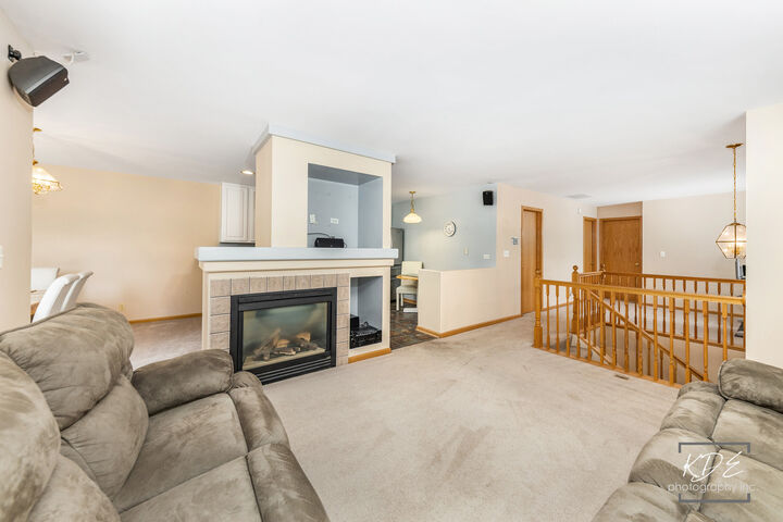 Property Photo:  2330 Twilight Drive  IL 60503 