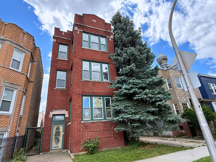 Property Photo:  5551 W Van Buren Street  IL 60644 