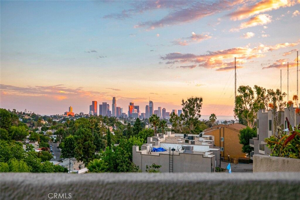 Property Photo:  1882 1882 N Alvarado Street 16  CA 90026 