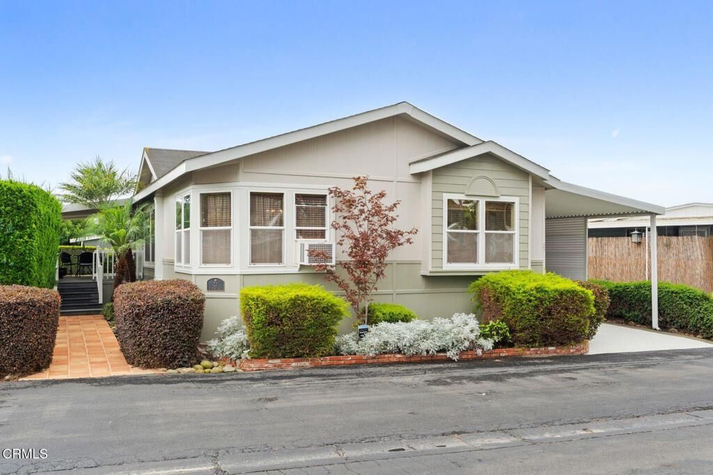 Property Photo:  27 Debussy Lane 27  CA 93003 