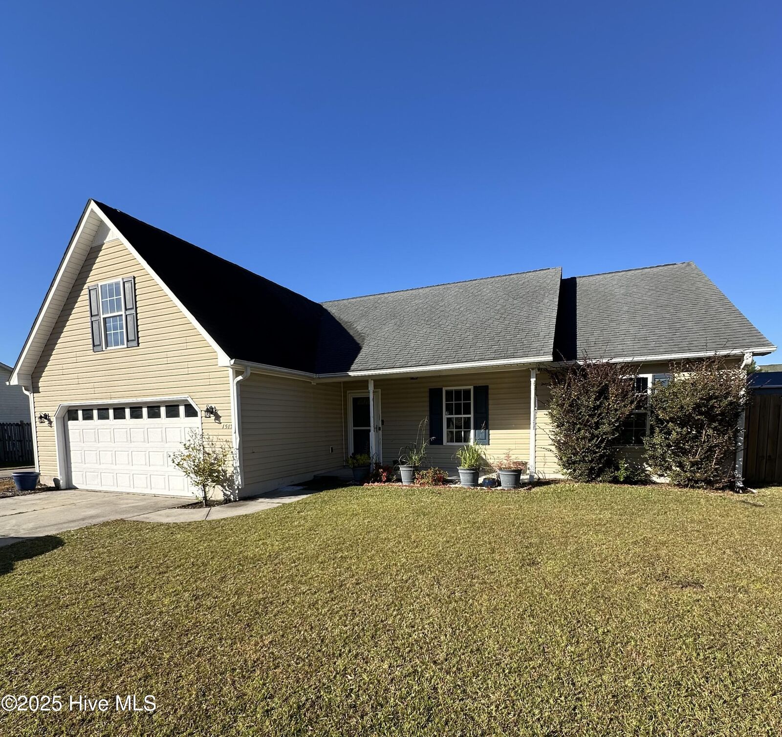 Property Photo:  1513 Mesquite Court  NC 28532 