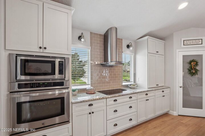 Property Photo:  3002 Vianey Place  FL 32043 