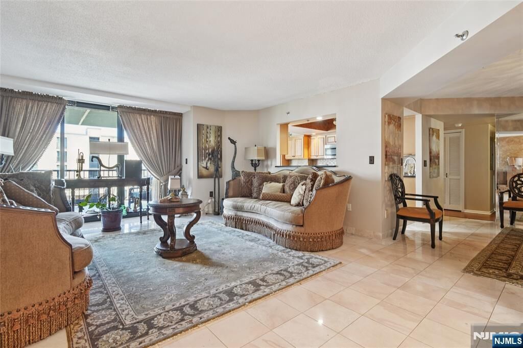 Property Photo:  245 Prospect Avenue 5B  NJ 07601 