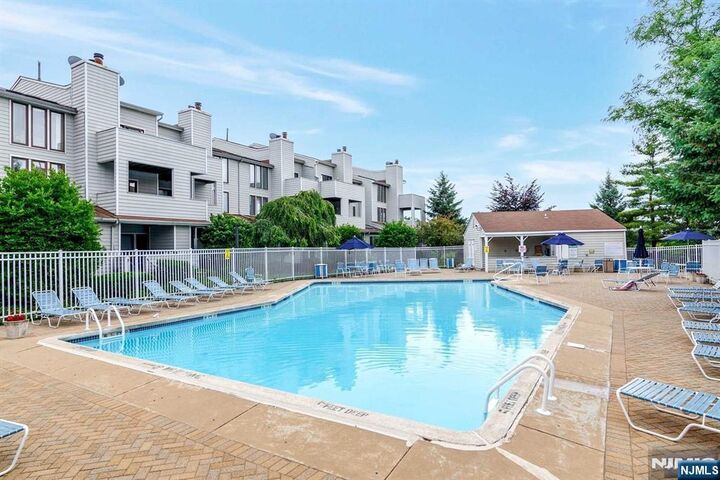 Property Photo:  715 Mainsail Lane  NJ 07094 