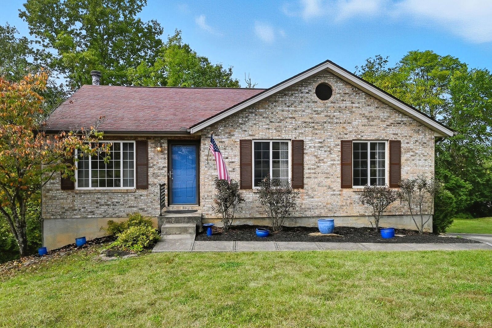 Property Photo:  94 Simon Court  KY 41051 