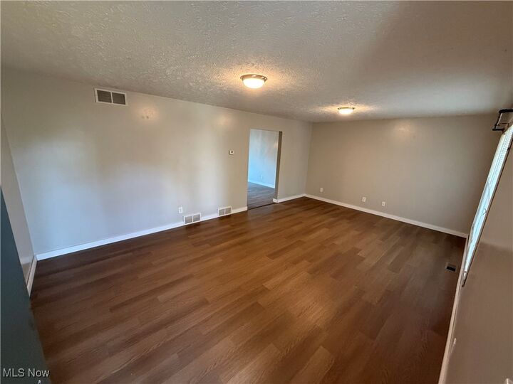 Property Photo:  189 Summit Avenue  OH 44067 