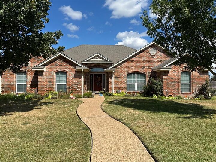 Property Photo:  394 Sunland Park  TX 76706 