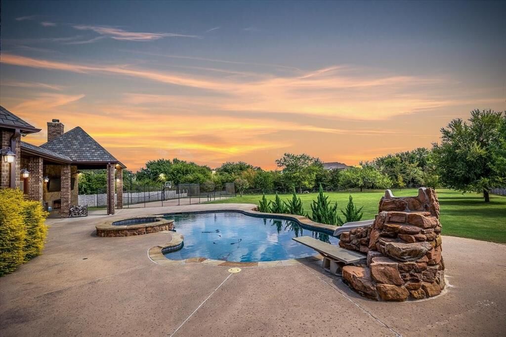 Property Photo: 7909 Bella Flora Drive TX 76126