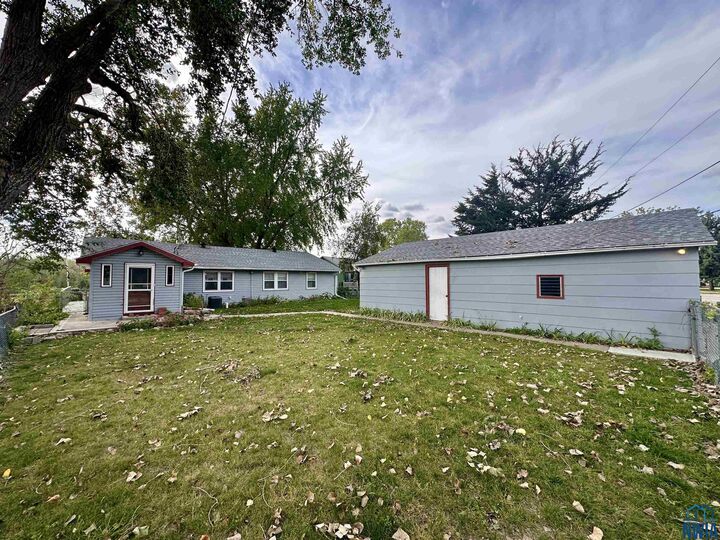 Property Photo:  369 Lakeshore Drive  SD 57049