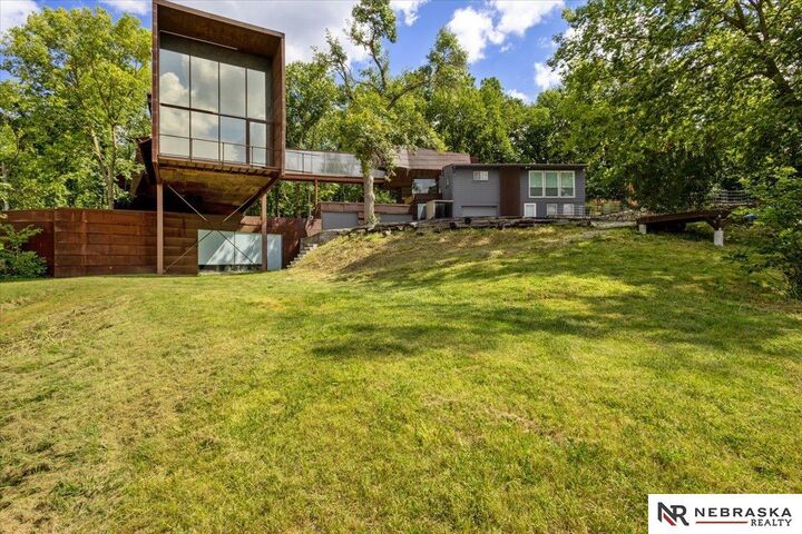 Property Photo:  5550 McKinley Street  NE 68152 