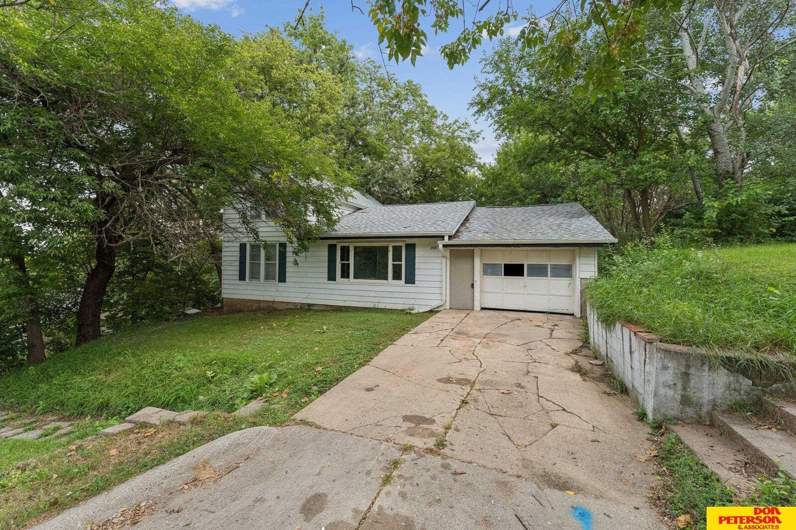 Property Photo:  208 S Park Street  NE 68031 