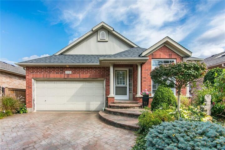 Property Photo: 535 Eastbridge Boulevard ON N2K 3Z7