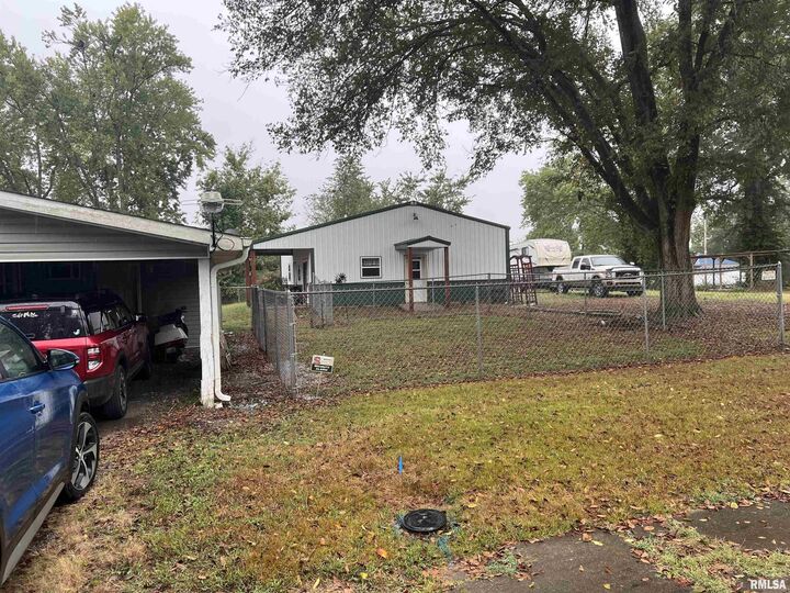 Property Photo:  203 W Scranton Avenue  IL 62974