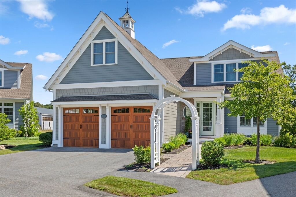Property Photo:  17 Canter Brook Lane 17  MA 01982 