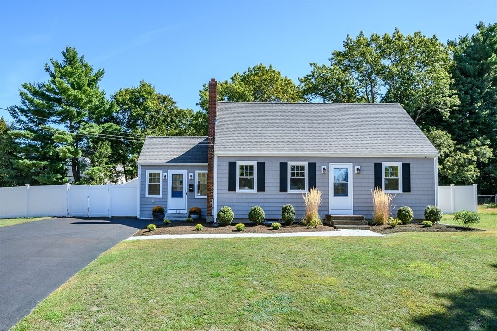 Property Photo:  32 Irving Drive  MA 02081 
