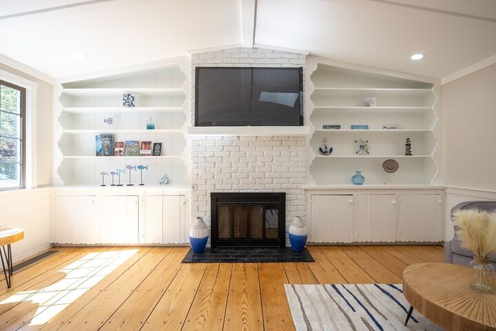 Property Photo:  850 Queen Anne Rd  MA 02645 