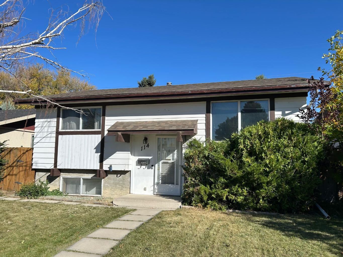 Property Photo:  114 Eagle Road N  AB T1H 4S6 
