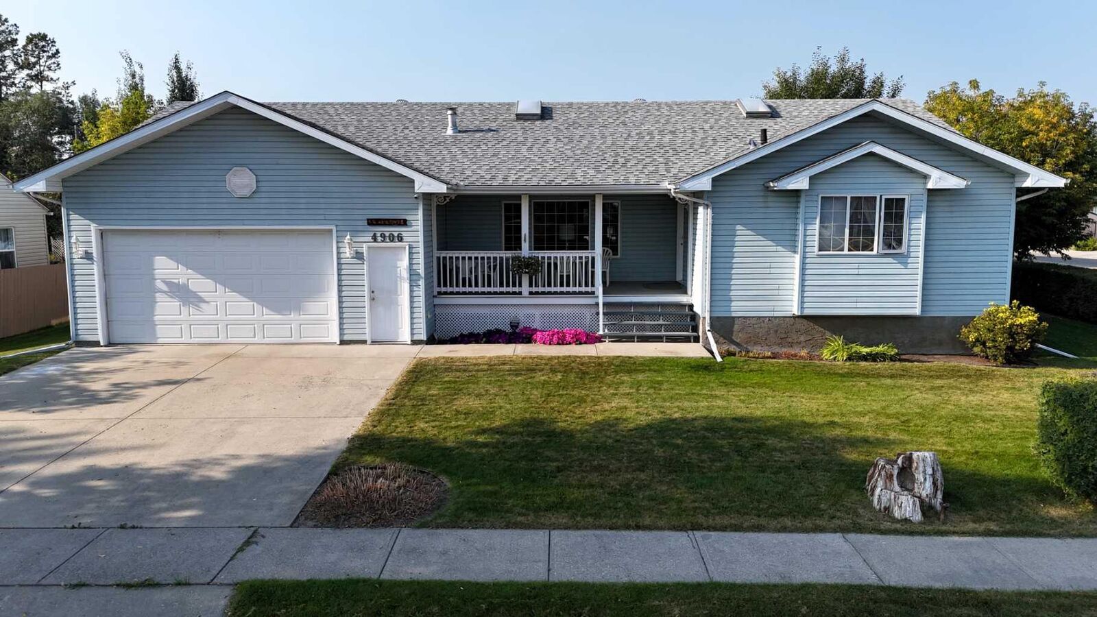 Property Photo:  4906 8 Avenue  AB T7E 1K8 