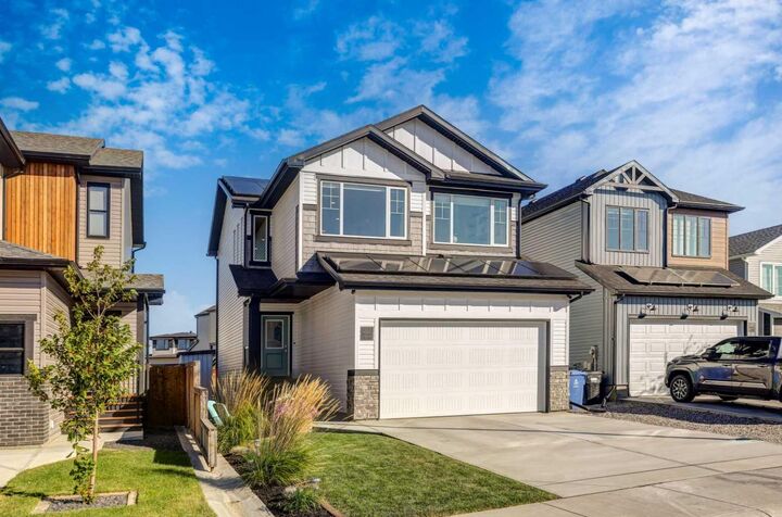Property Photo:  127 Goldenrod Road W  AB T1J 5W8 