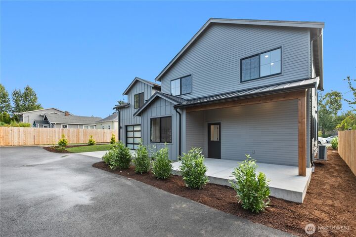 Property Photo:  2615  Woburn Street  WA 98226 