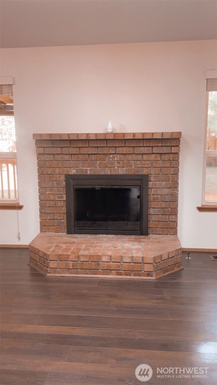Property Photo:  307  Vista Court  WA 98252 