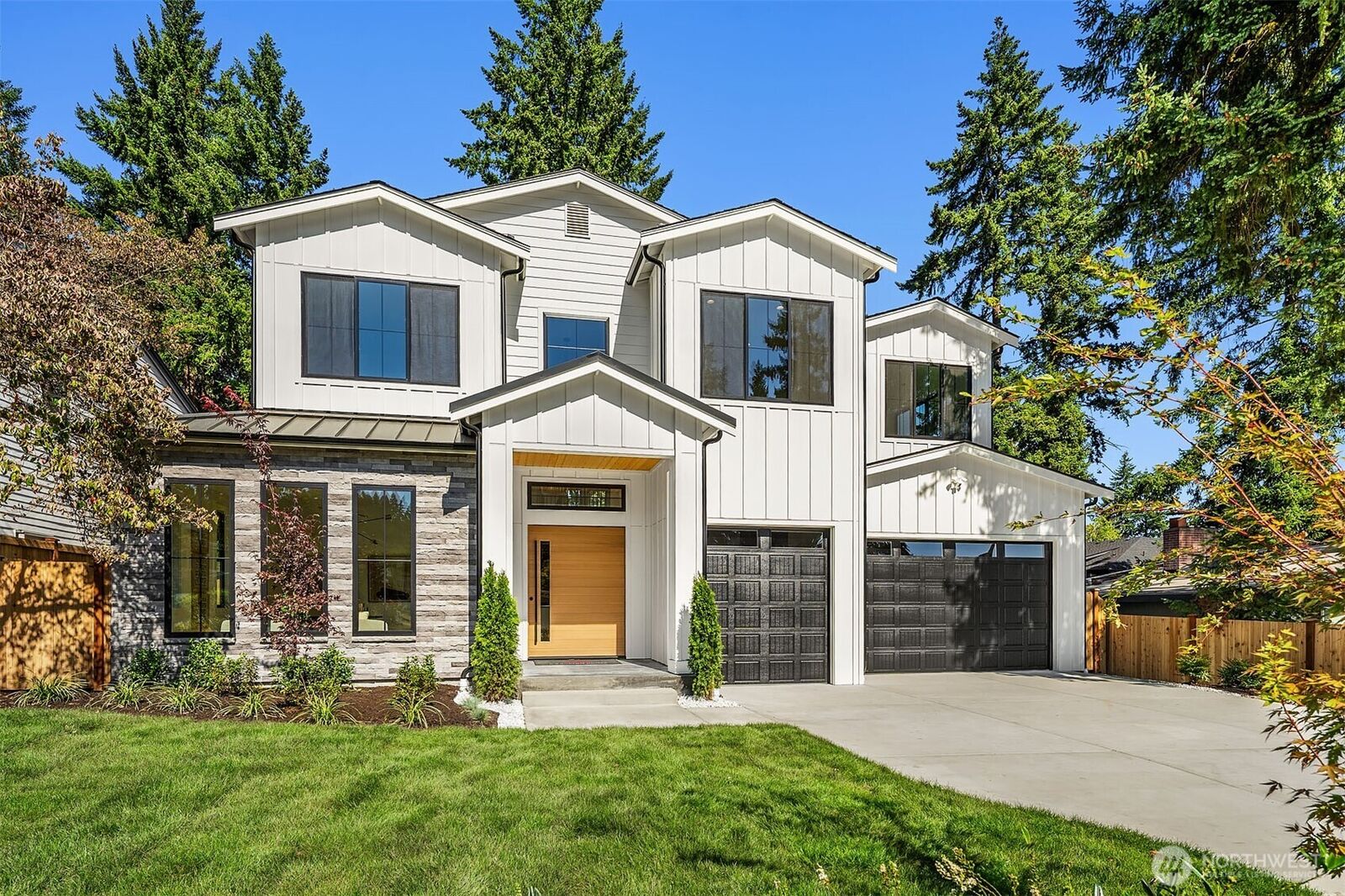 Property Photo:  14424 SE 40th Street  WA 98006 