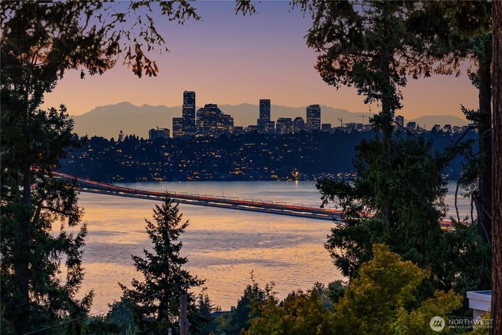 Property Photo: 3029 70th Avenue SE WA 98040