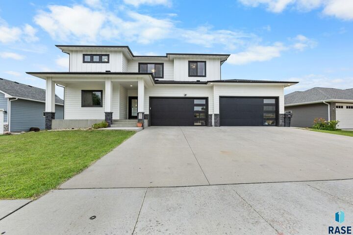 3504 E Broken Arrow St  Sioux Falls SD 57103 photo