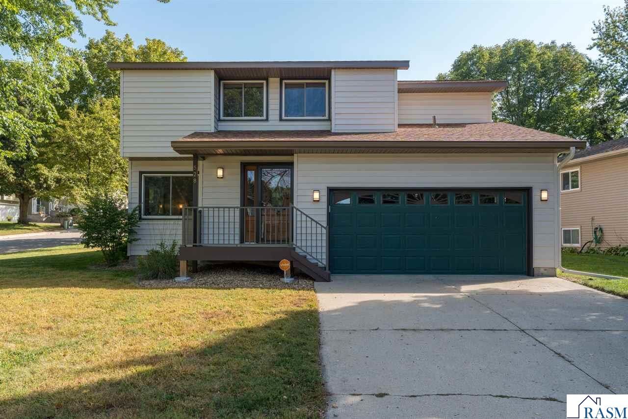 Property Photo:  528 Linda Drive  MN 56024 