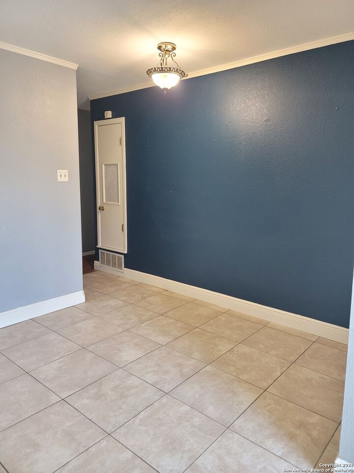 Property Photo:  5711 Prentiss  TX 78240 