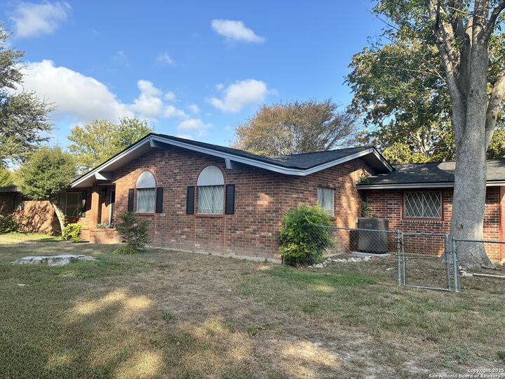 Property Photo:  114 Nueces  TX 78155 