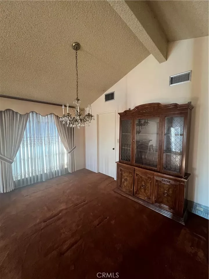 Property Photo:  9688 Kewen Avenue  CA 91331 