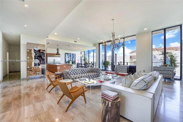Property Photo:  3581 E Glencoe St 605  FL 33133 