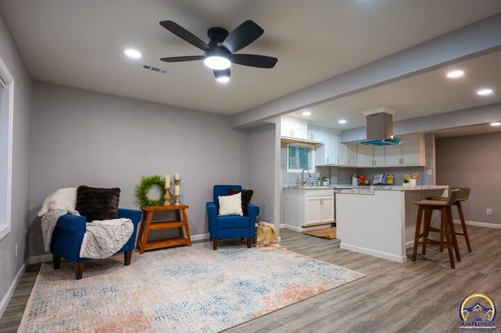 Property Photo: 2709 SE Massachusetts Ave KS 66605