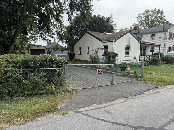 Property Photo:  181 Cityview Avenue  CT 06606 