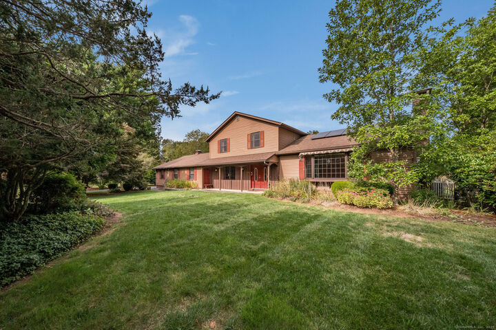 Property Photo: 102 North Mill Circle CT 06437