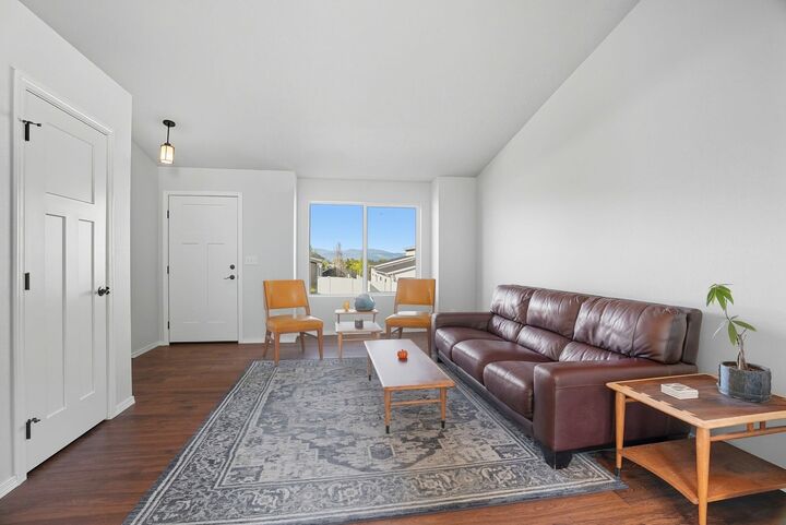 Property Photo: 1211 S Greenacres Rd WA 99016