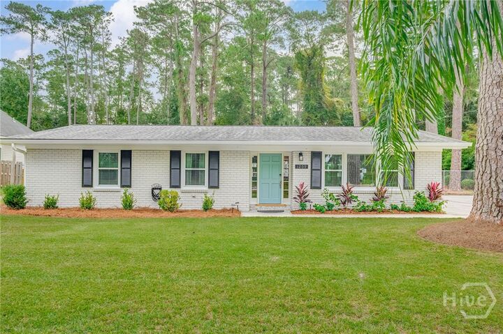 Property Photo:  1209 Wilmington Island Road  GA 31410 