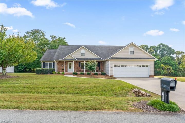 Property Photo:  199 Morning Side Drive  NC 27107 