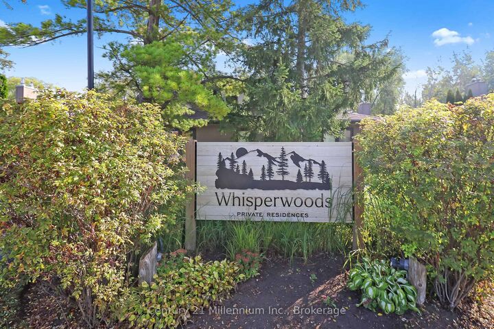 Photo de la propriété: 4 Trafalgar Road 4 ON L9Y 5G4