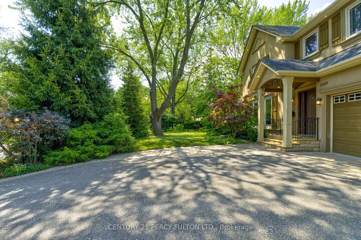 Photo de la propriété:  1649 Wedmore Way  ON L5J 2J7 