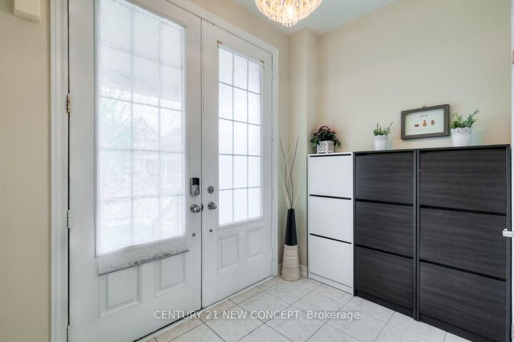 Property Photo:  521 McGregor Farm Trail  ON L3X 0H7 